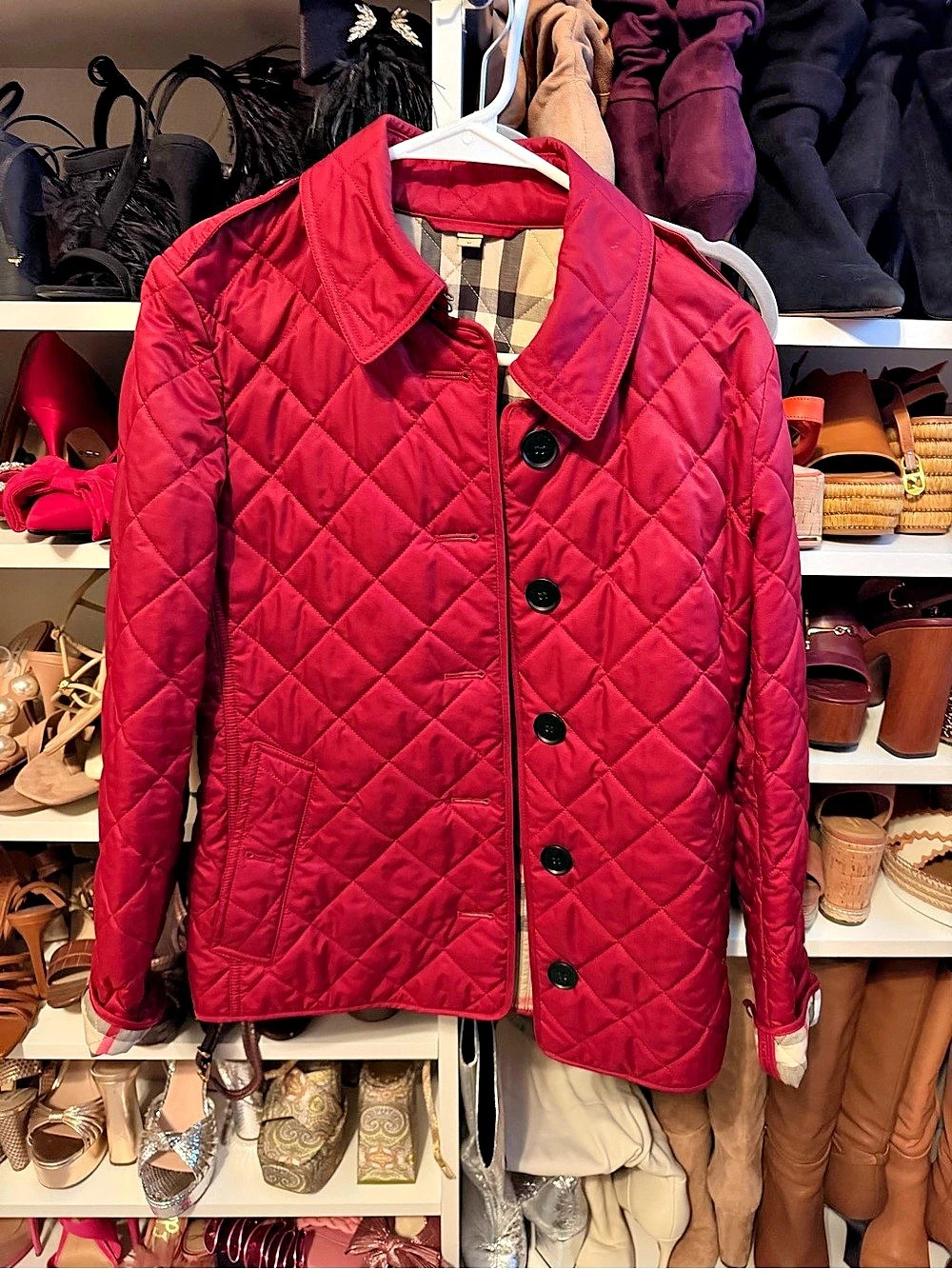 Burberry London Quilted Jacket in Red Size Medium